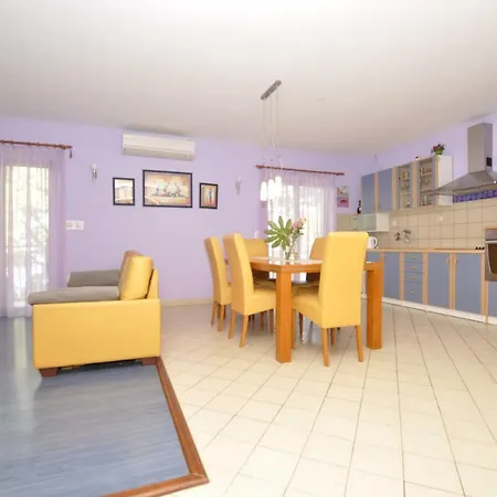 Apartment Toya Slatine
